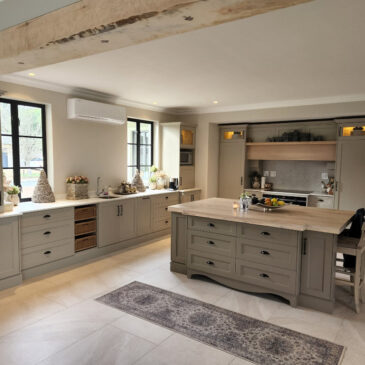 Contemporary Style Kitchen Cupboards