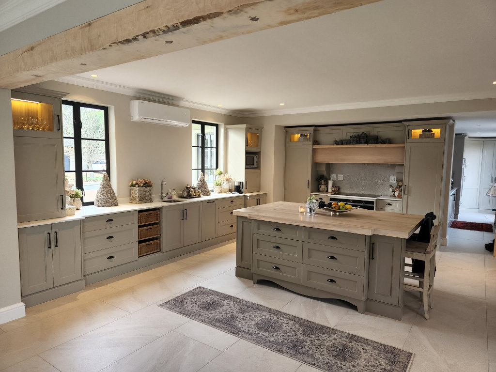 Contemporary Style Kitchen Cupboards